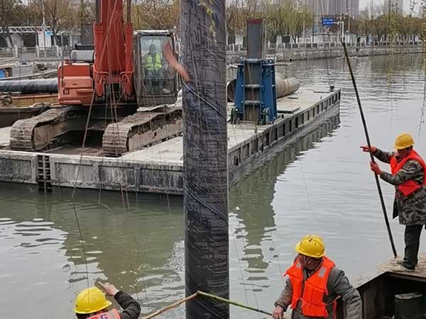 河道灌注樁，拉森樁施工
